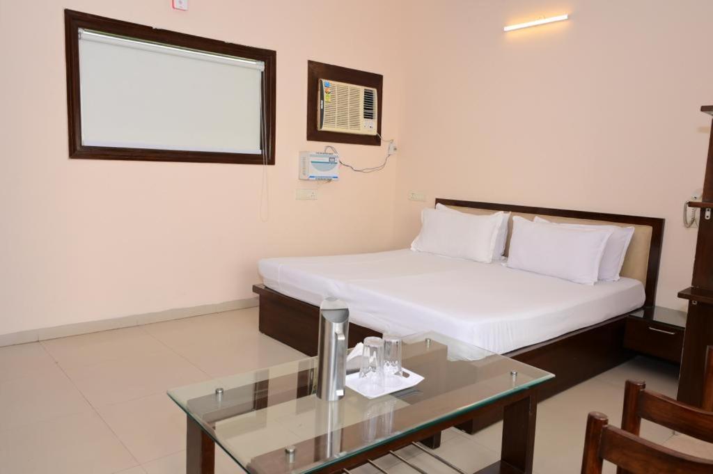 Maharani Regency Hotel Pancskula Kültér fotó