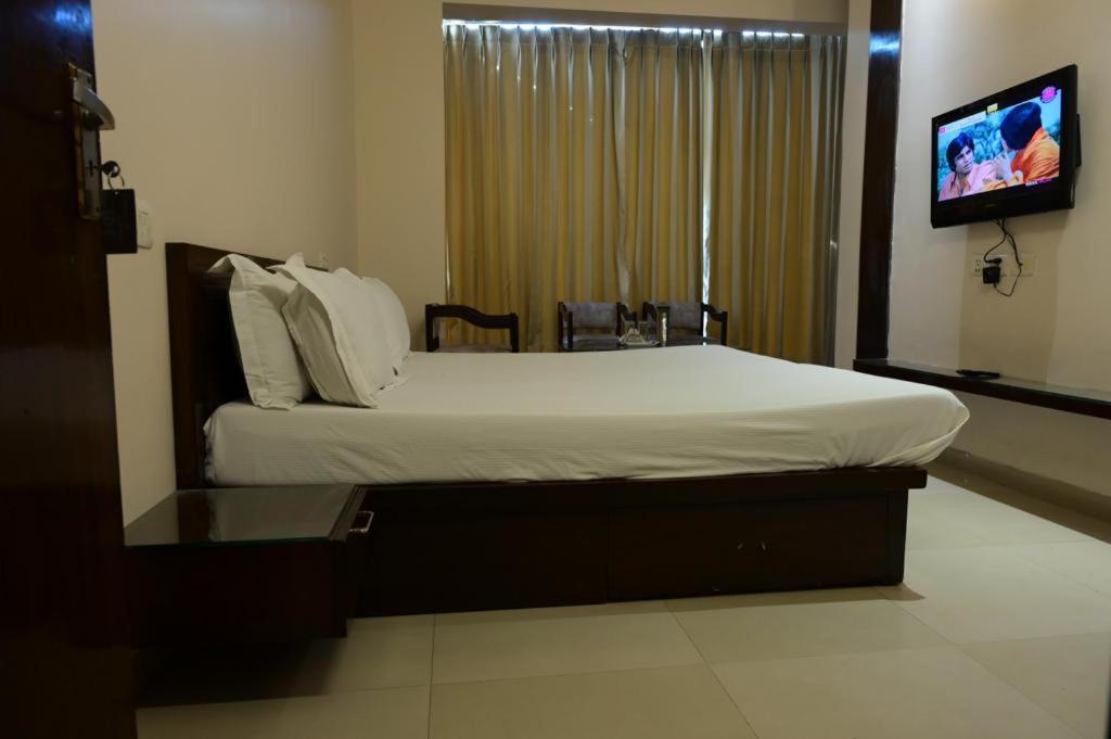 Maharani Regency Hotel Pancskula Kültér fotó